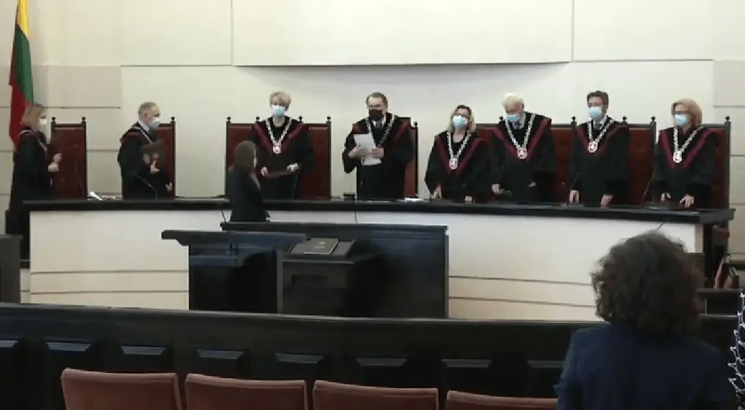 Parlamentarai sunerimę dėl KT sprendimų: teisėjai net nėra Konstitucinės teisės ekspertai