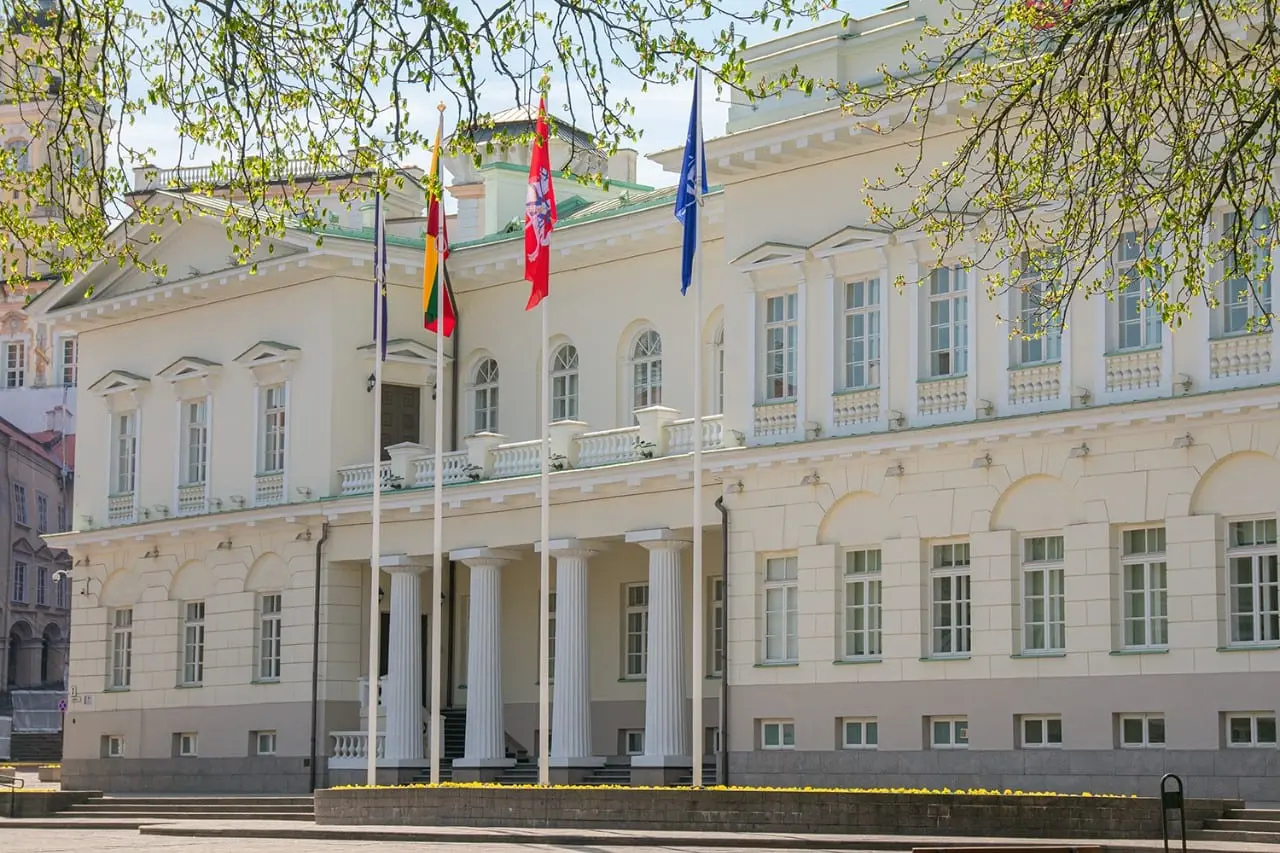 Lietuvoje valdantieji siekia susilpninti prezidento statusą?