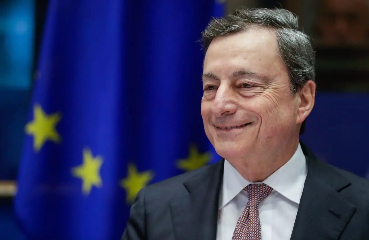 M. Draghi ataskaita: Europai prikelti reikės 800 mlrd. Eur