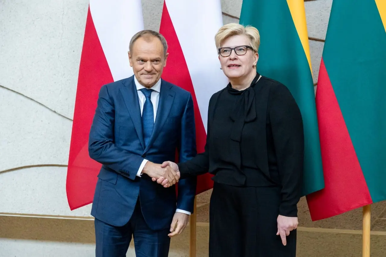 Liberalų vyriausybė Lenkijoje „darbuojasi“: nuo balandžio naikinama PVM lengvata maistui – kainos kils beveik viskam