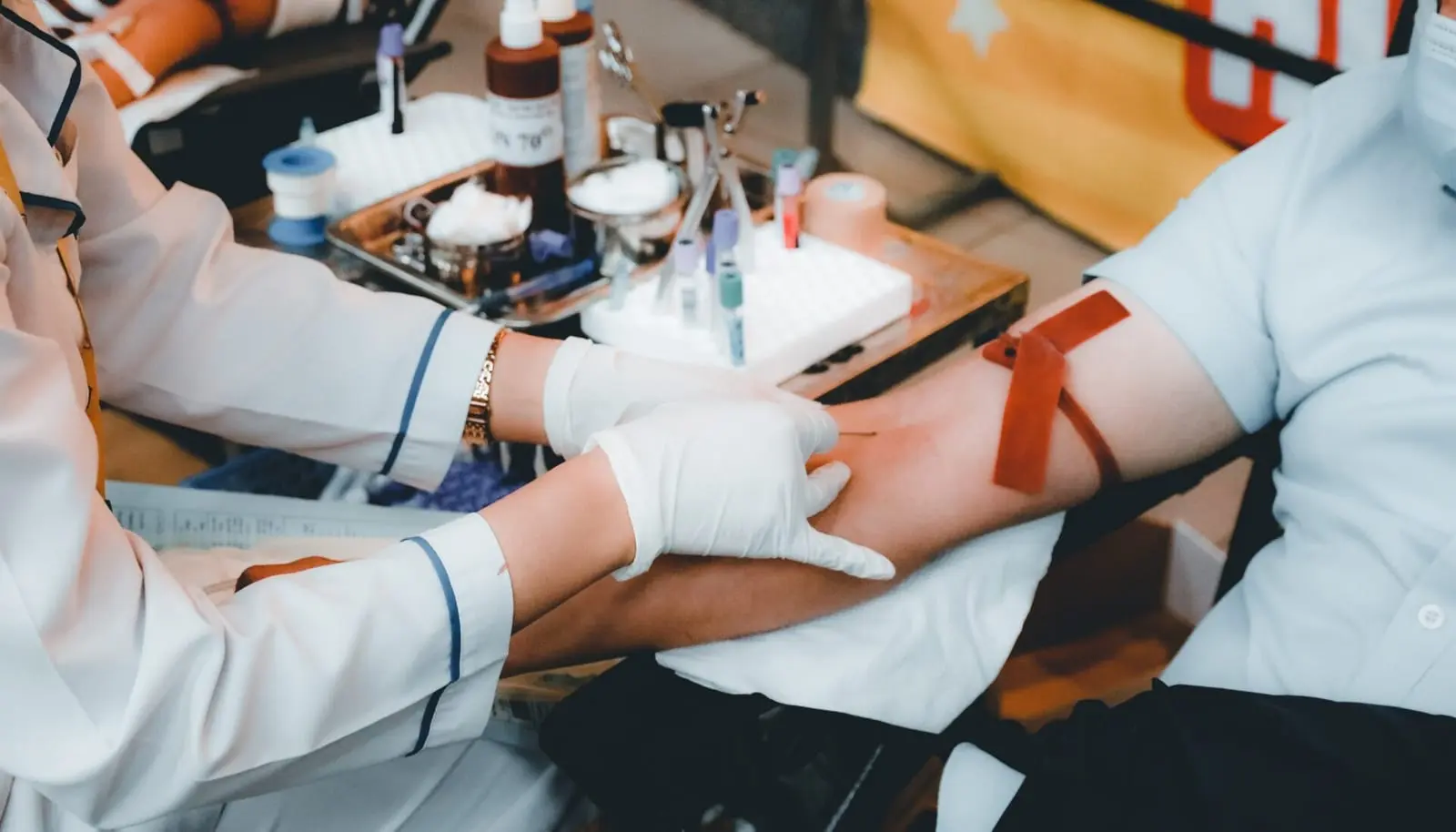 Kauno klinikos skambina pavojaus varpais: žūtbūt reikia jūsų kraujo, atsargos – vos 3 dienoms