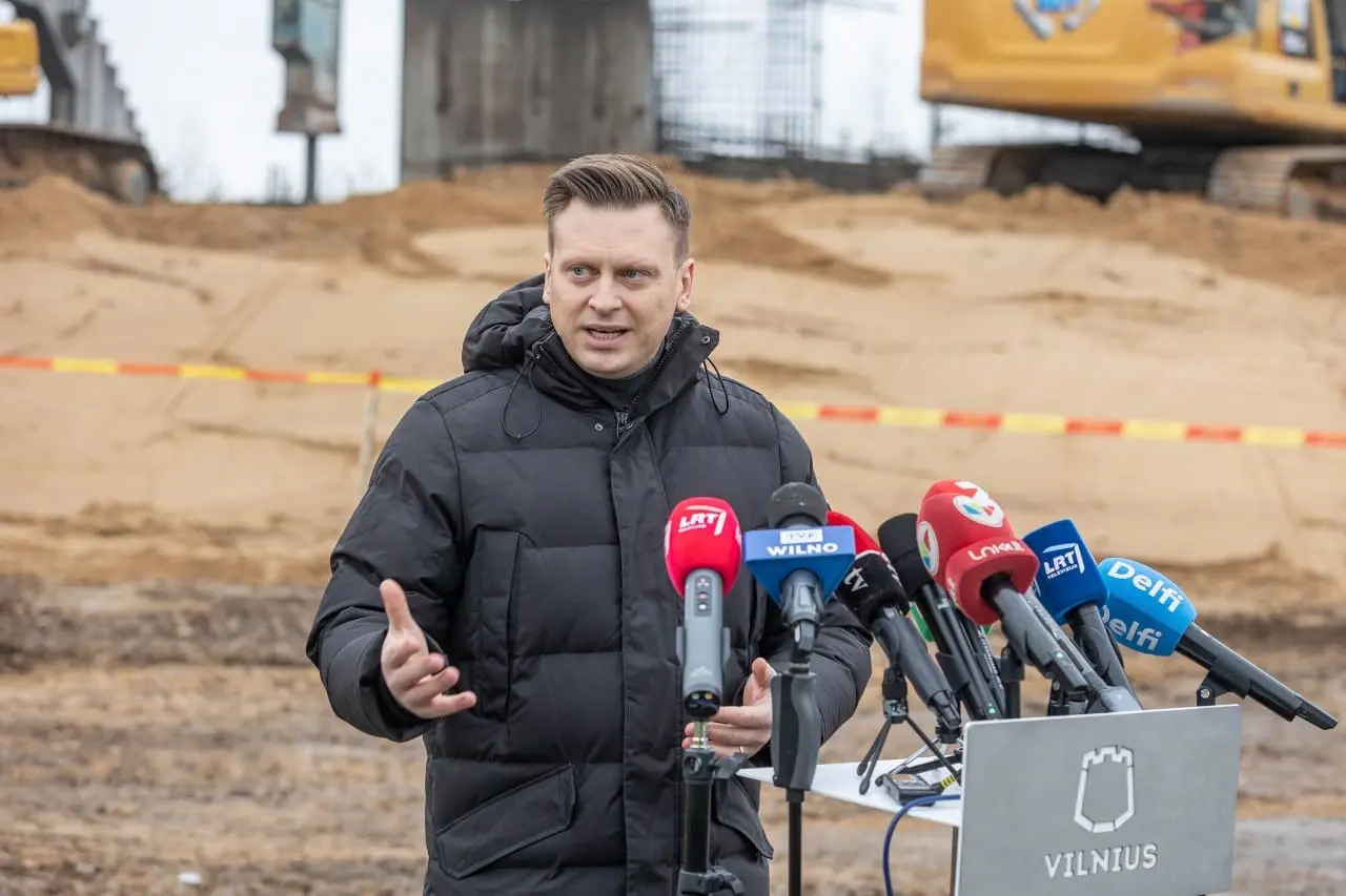 V. Benkunskas: po aviakatastrofos evakuotiems žmonėms bus pasiūlyta persikelti į socialinius būstus