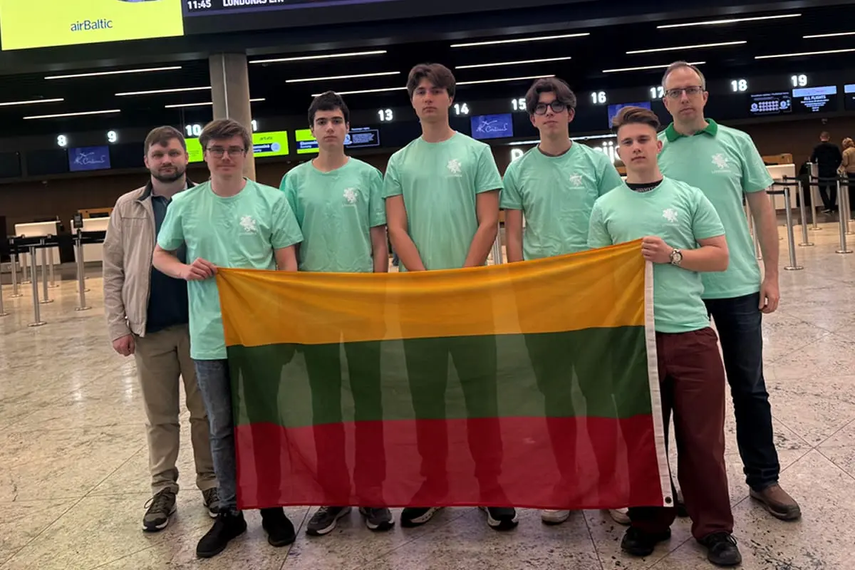 Lietuvos jaunieji fizikai Europoje sužibėjo medaliais: iš Geteborgo parsivežė sidabrą ir bronzą