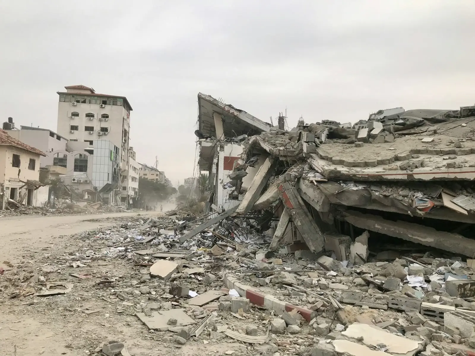 Izraelis žada atverti „pragaro vartus“ Gazoje, jei Hamas nesutiks su paliaubų sąlygomis
