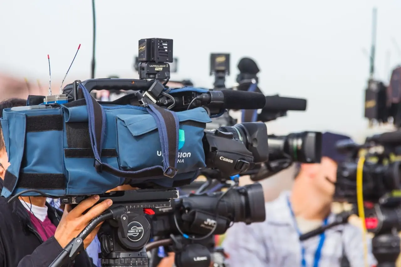 T. Carlsonas iš „Fox News“ atleistas buvo dėl „Dominion“ bylos susitarimo