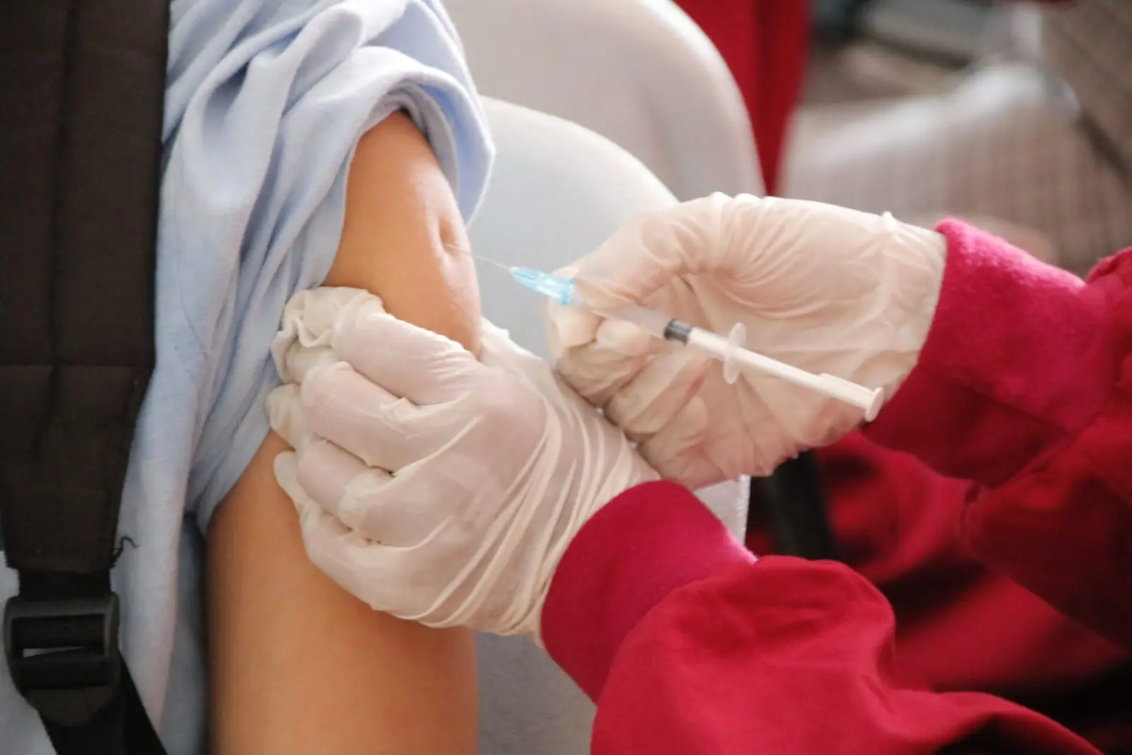„Pfizer“ melavo: nebuvo išbandyta, ar vakcina užkerta kelią ligos plitimui