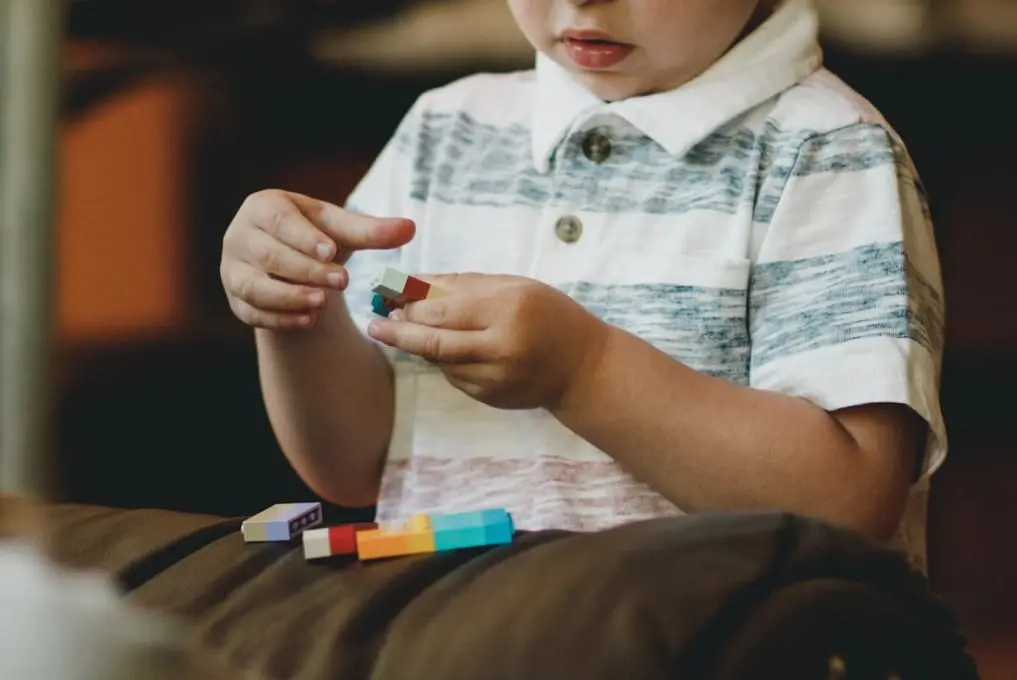 Autizmo skaičiai grėsmingai didėja, o priežasčių nėra, bet ar tikrai?