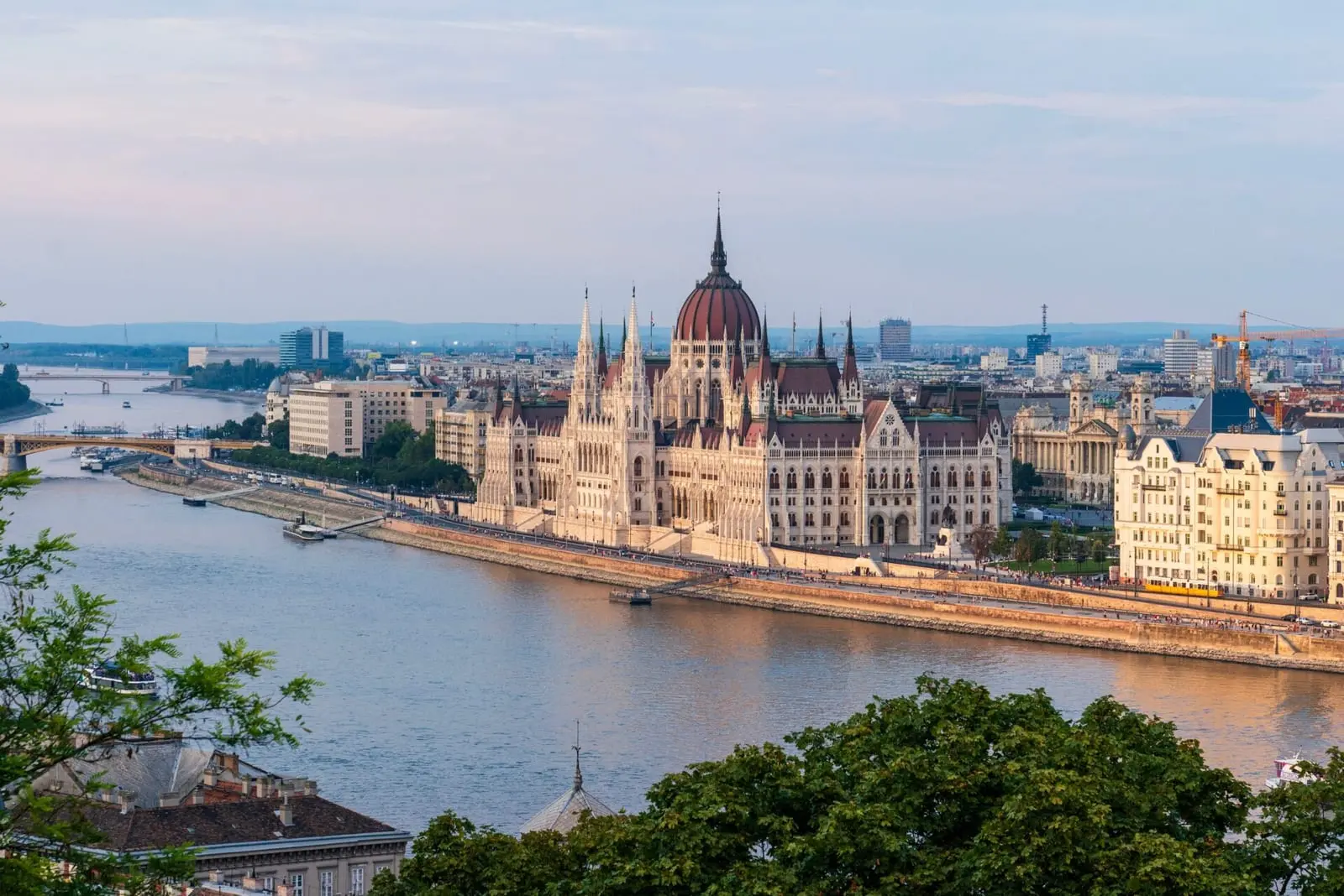 V. Orbanas prabilo apie planą sumažinti baltųjų rasę ir ragina Europoje nekurti mišrių šeimų