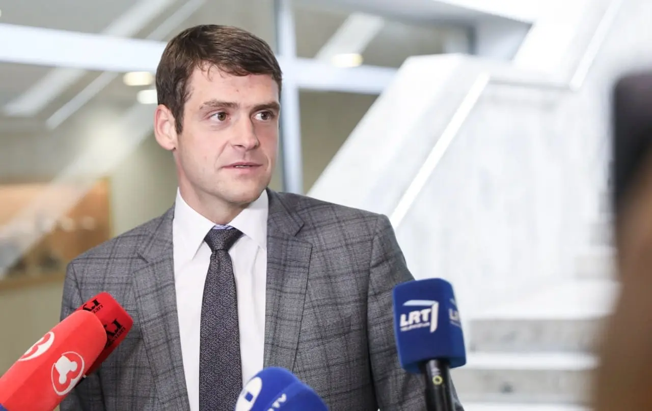R. Žemaitaitis kritikuoja G. Nausėdą: žmonės sunerimę dėl savo pinigų bankuose