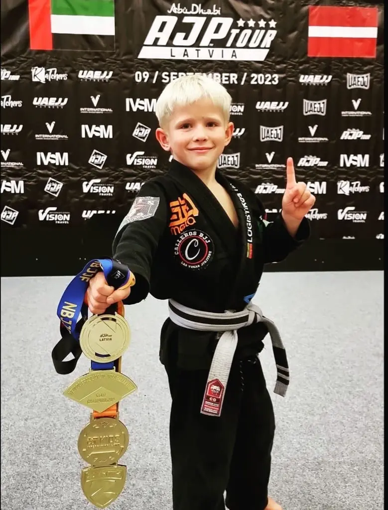 Šešiametis šilutiškis Eljotas Zaremba toliau šluoja medalius: tapo pasaulio čempionu