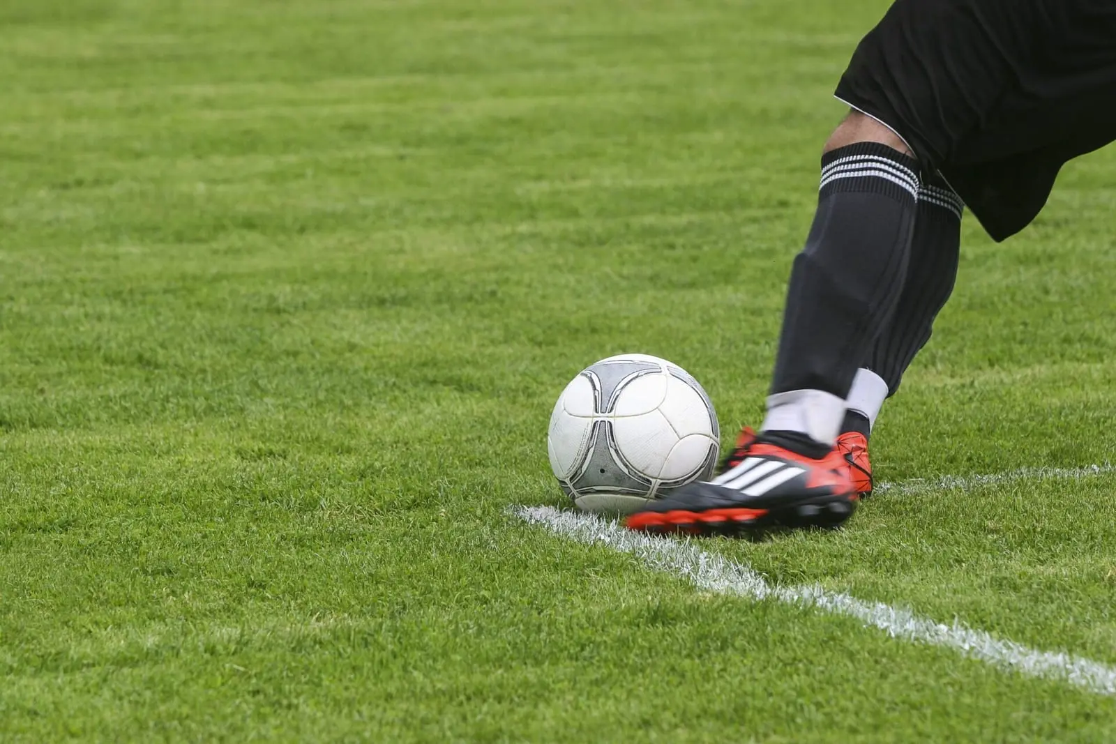 Valdančiųjų nagai tiesiasi ir į futbolą: siūlo jame įvesti tiesioginį valdymą