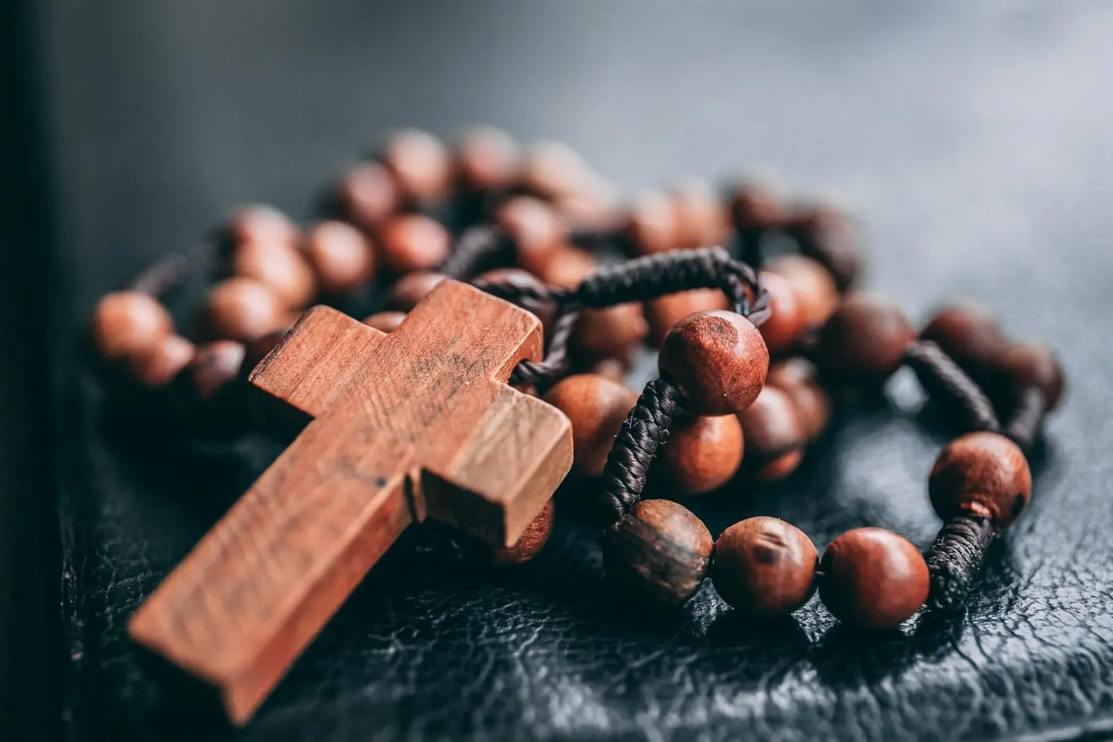 Seksas pagal religijas: draudimas santykiauti ir lytinių organų apipjaustymas