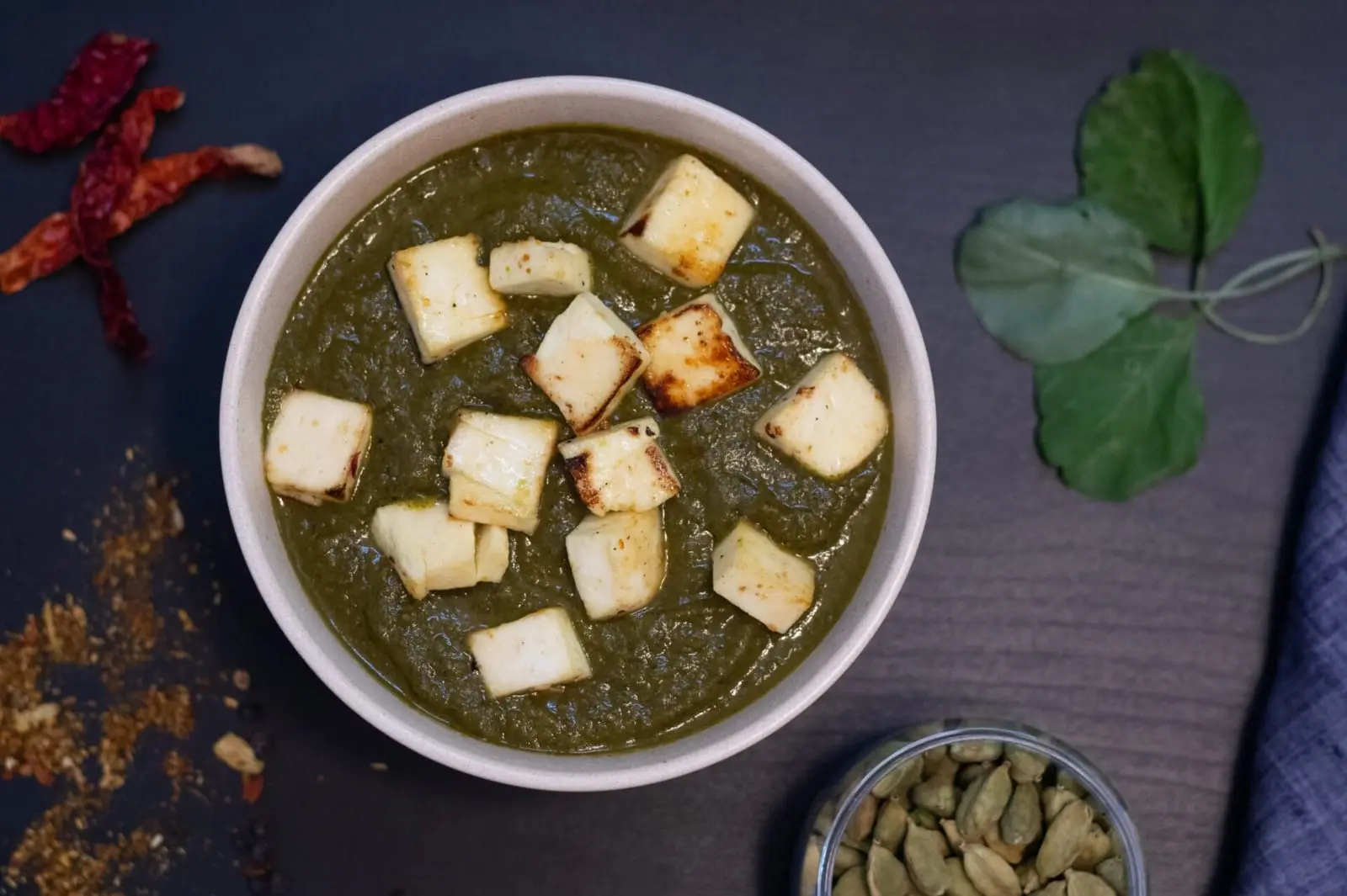 Špinatų sriuba: žaliasis energijos užtaisas, žavintis tiek veganus, tiek ir visavalgius