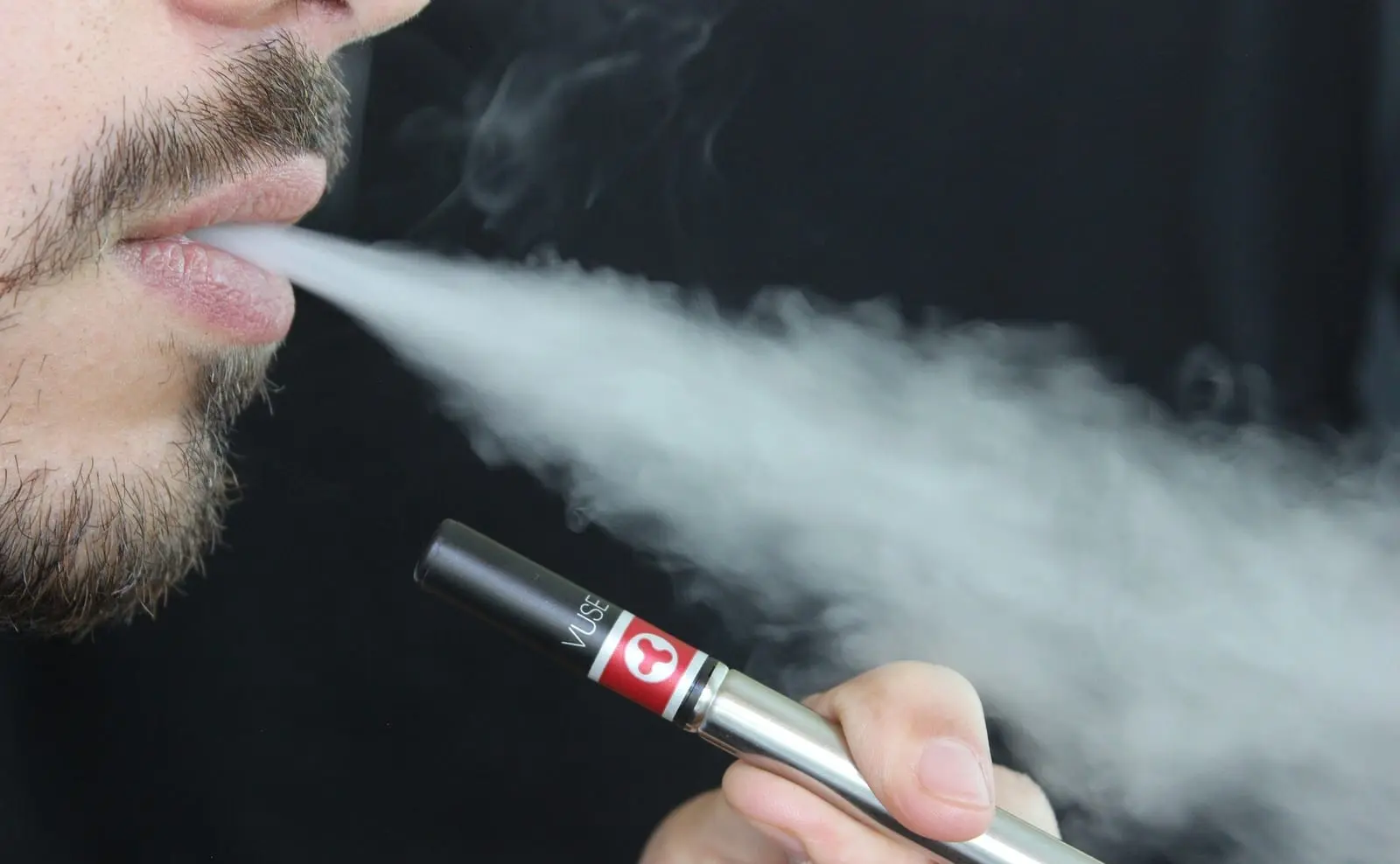 Elektroninės cigaretės: žaisliukas, dėl kurio verta suabejoti