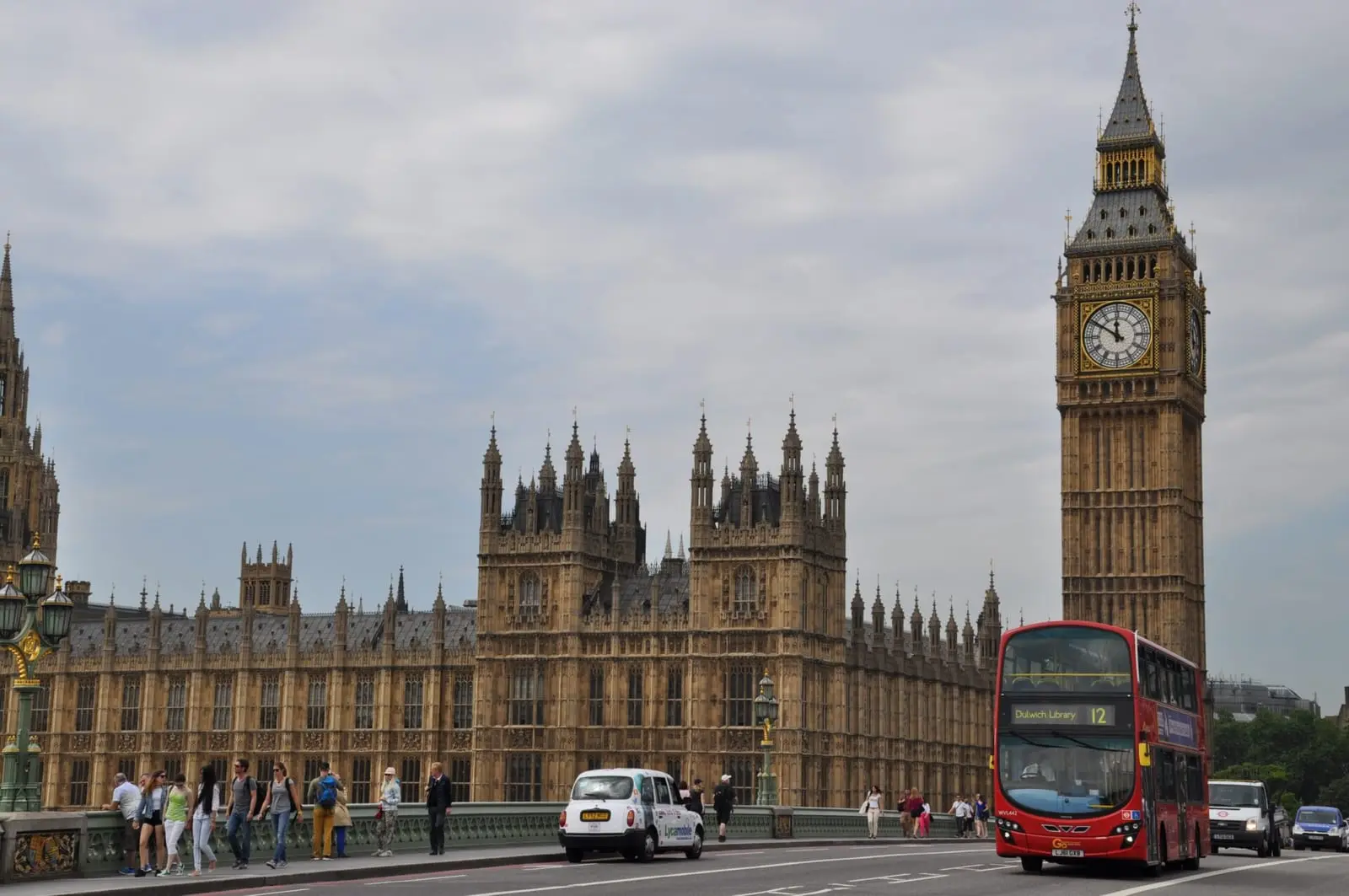 Mirė Didžiosios Britanijos karalienė Elžbieta II