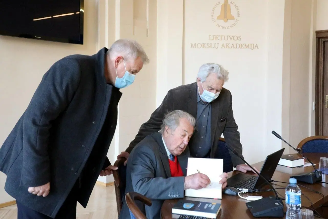 Lietuvos miestų bibliotekoms – tūkstančiai nemokamų mokslo populiarinimo knygų