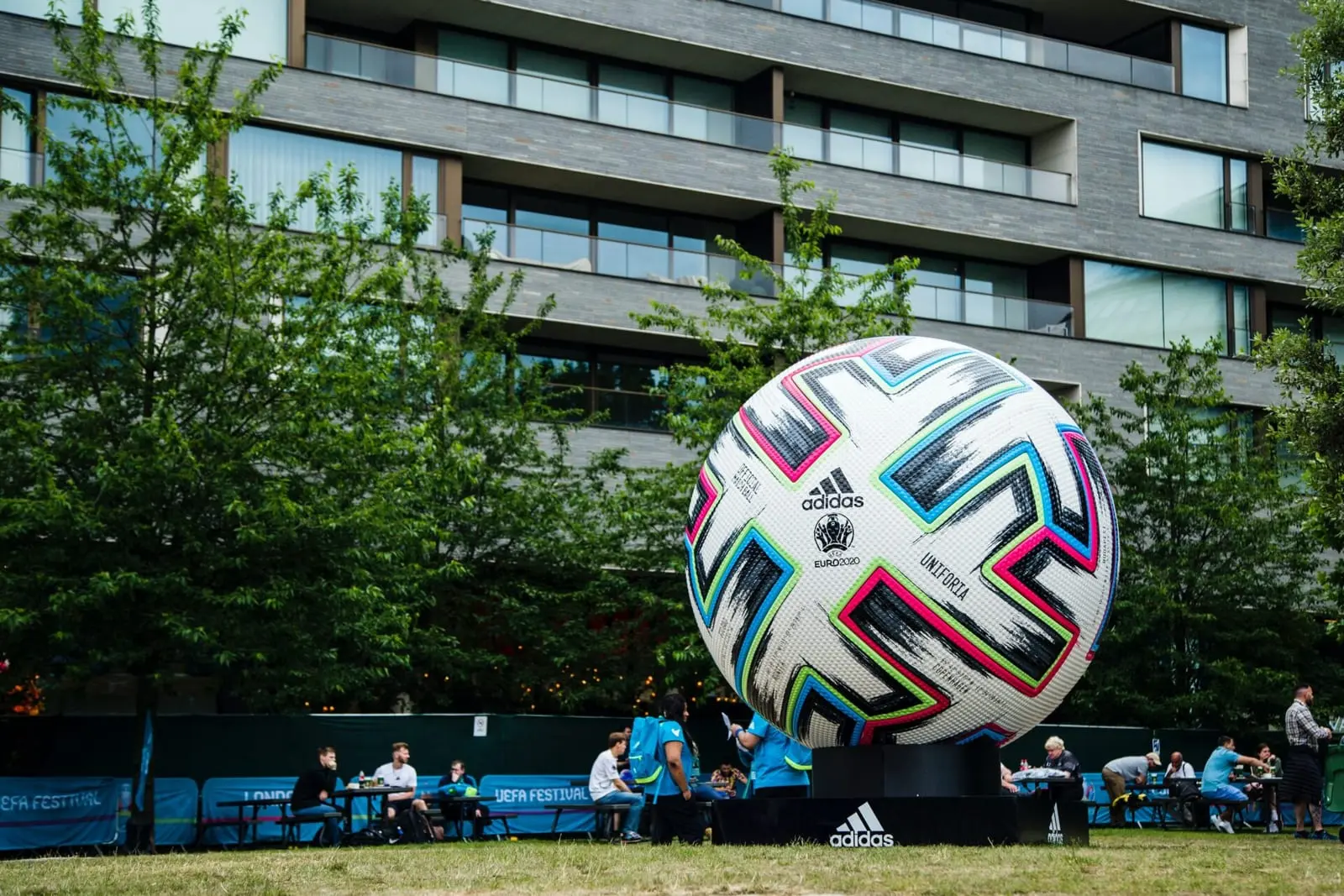 Per Europą nuvilnijo „Euro 2020“: trilerio vertame finale nugalėjo italai