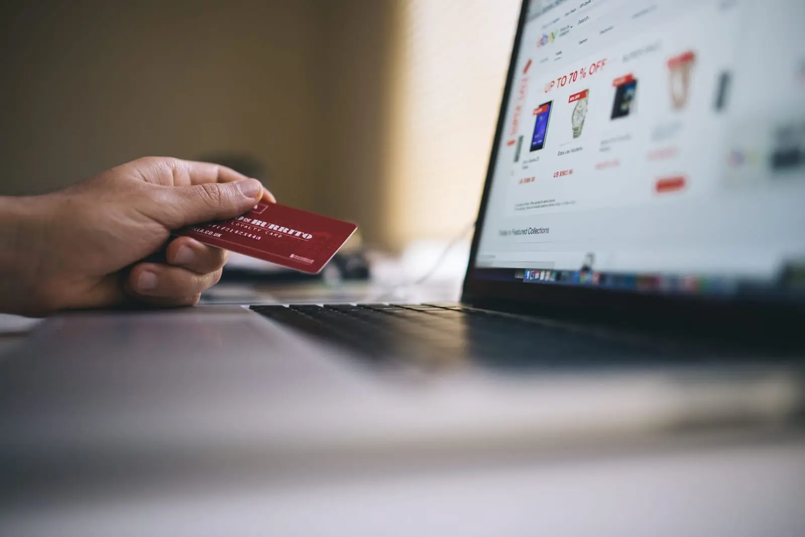 Prekyba internetu pasiekė neregėtas aukštumas: perkami net gėrimai