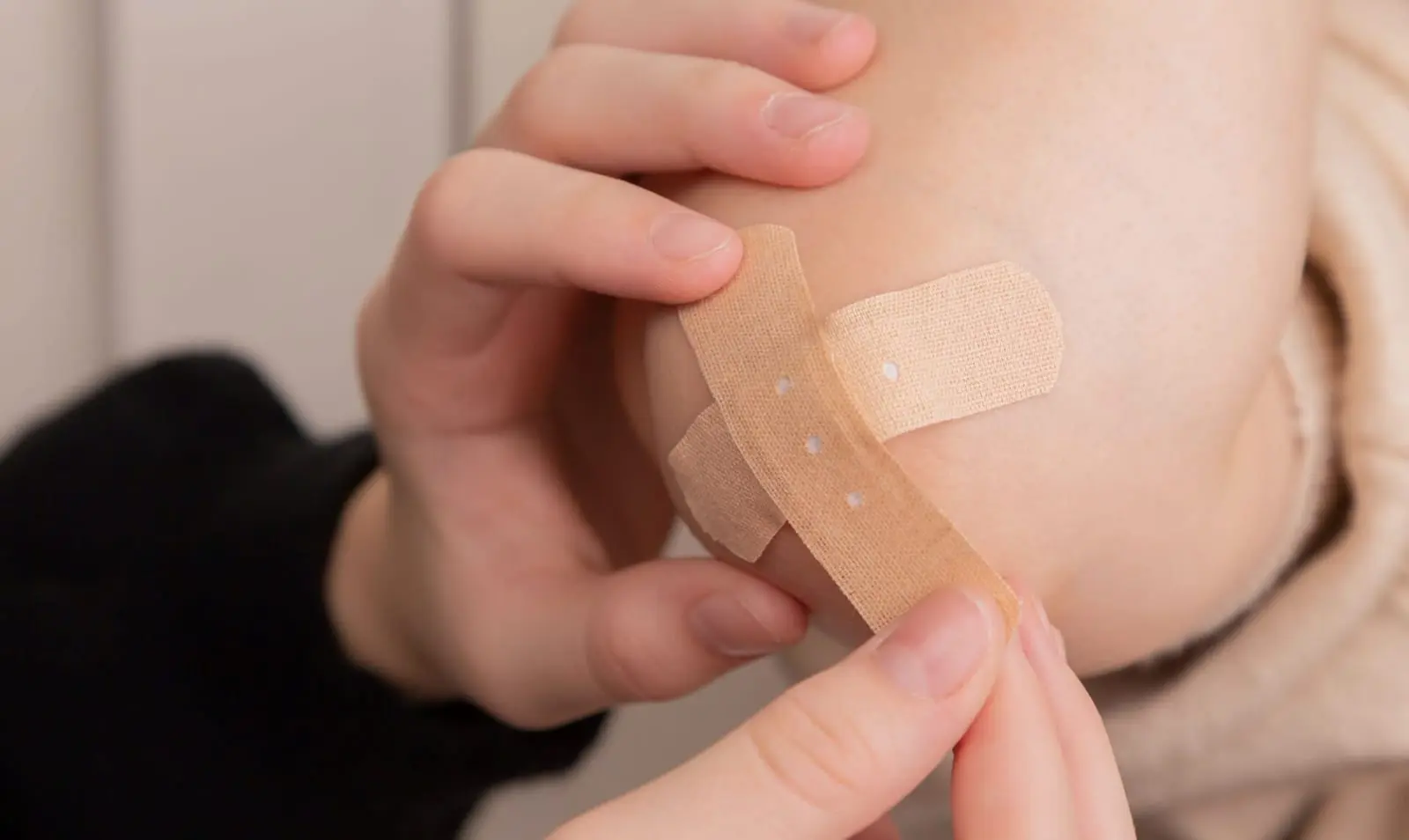 Dažniausi sužeidimai vasarą: kaip jų išvengti ir ką turėti vaistinėlėje?