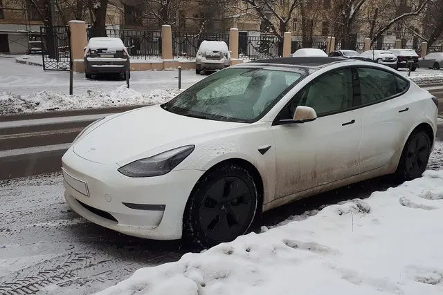 Elektromobilis žiemą: kiek sumažėja nuvažiuojamas atstumas ir kaip jį išsaugoti