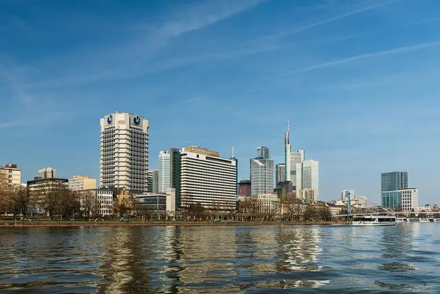 UniCredit perims Commerzbank: Europos centrinis bankas leido viršyti 30 proc. akcijų ribą