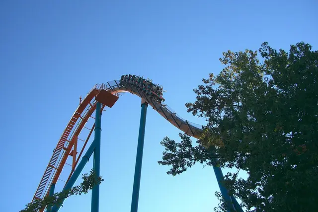 Mirtis Six Flags pramogų parke: iš „Goliath“ kalnelių iškritusio vyro šeima klausia, ar nelaimės buvo galima išvengti