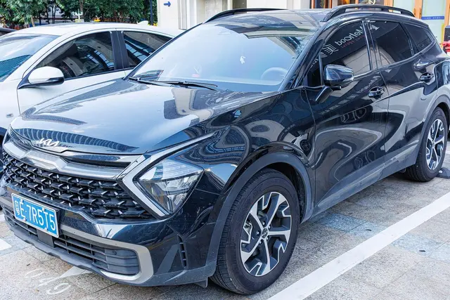 Kia Sportage: penkios kartos, hibridai, matmenys ir palyginimas su Tucson bei RAV4