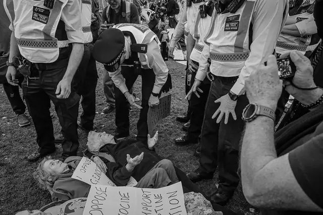 JK saugumo patarėjo žmona parėmė uždraustą „Palestine Action“: policija vertina įrašą