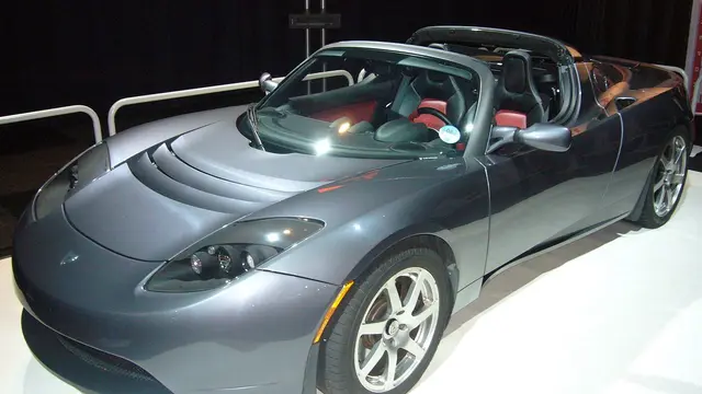 Pirmasis Tesla Roadster (2008–2012)
