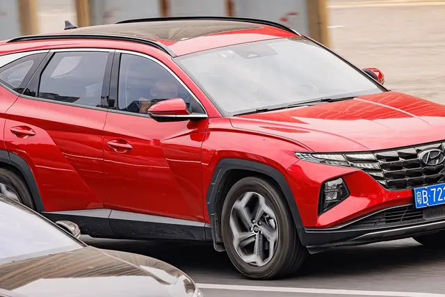 Toyota RAV4, Kia Sportage, VW Tiguan ar Hyundai Tucson: kurį visureigį rinktis