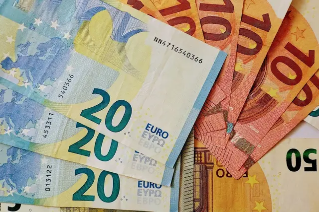 Viešojo sektoriaus darbuotojams – gera žinia: sutarta dėl didesnių algų