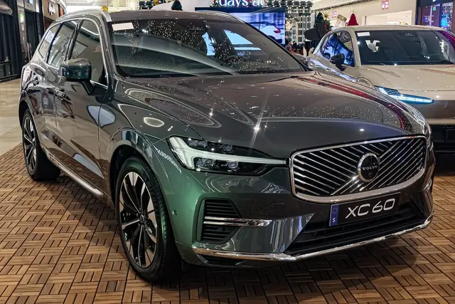 Volvo XC60: kartos, varikliai, matmenys ir palyginimas su Audi Q5, BMW X3 bei GLC