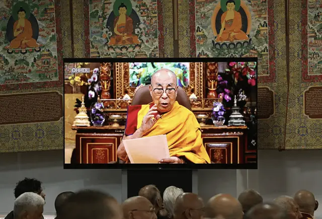 Dalai Lama: Tibeto vyriausiasis dvasininkas paskelbė, kad institucija tęsis po jo mirties