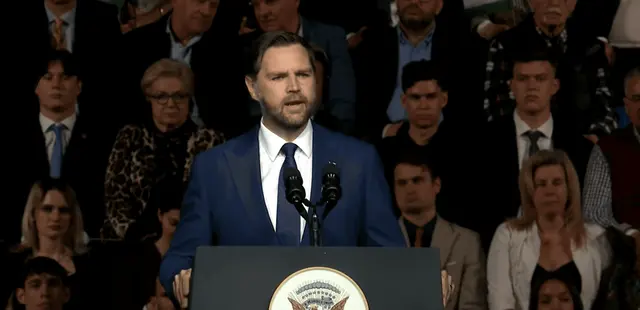 JD Vance atvyko palaikyti V. Orbano: ant scenos Budapešte – skambutis D. Trumpui