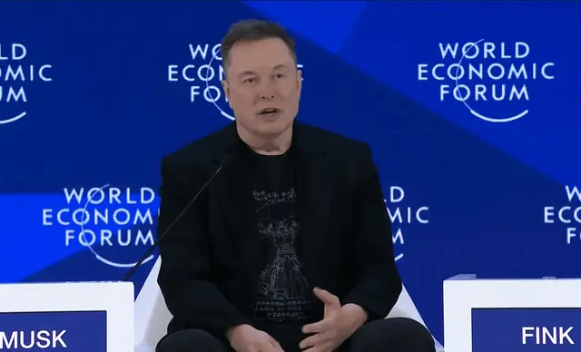 E. Muskas keičia planus: „SpaceX“ atsitraukia nuo Marso ir taikosi į Mėnulį