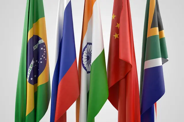 Trumpo ultimatumas BRICS palaikančioms šalims: 10 proc. muitai be išimčių