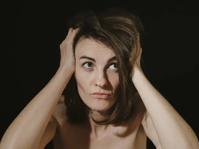 Pirmieji menopauzės simptomai: sutrikęs ciklas gali reikšti perimenopauzę. Kada reikėtų susirūpinti?