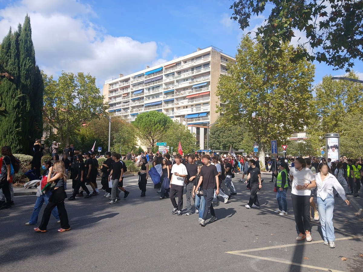 Protesto eisena Eks an Provanso gatvėje 2026 m. spalio 17 d.