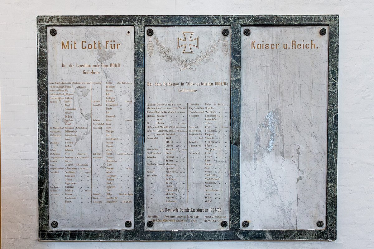Kylio Šv. Pauliaus bažnyčios memorialinė lenta su užrašu „Mit Gott für Kaiser u. Reich“