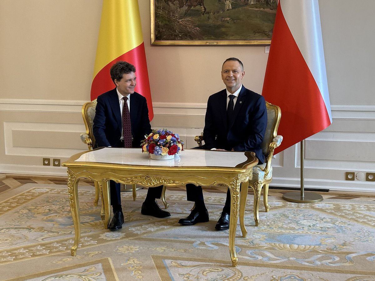 Rumunijos prezidentas Nicușoras Danas ir Lenkijos prezidentas Karolis Nawrockis Varšuvoje