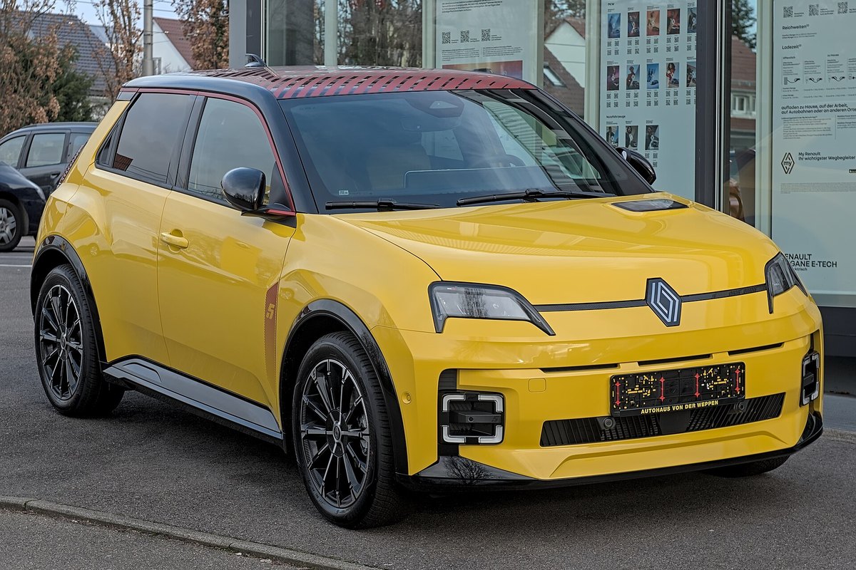 Geltonas Renault 5 E-Tech