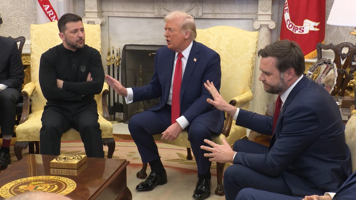 Donaldas Trumpas ir Volodymyras Zelenskis ginčijasi Baltųjų rūmų Ovaliajame kabinete