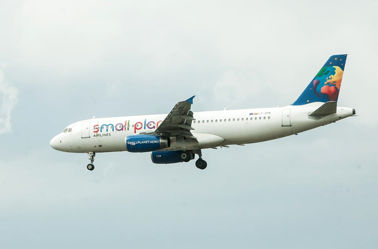 „Small Planet Airlines“