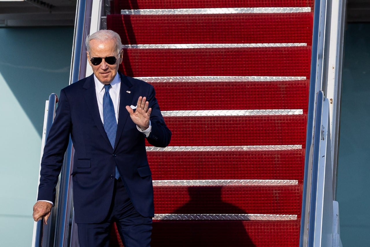 J. Bidenas