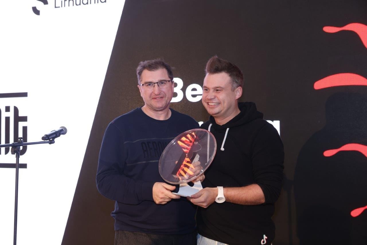 „Inovatyviausių technologijų“ startuoliu pripažinta įmonė „Litilit“. Apdovanojimą įteikė T. Burgaila, ,,Kilo Health“ vadovas ir bendraįkūrėjas.