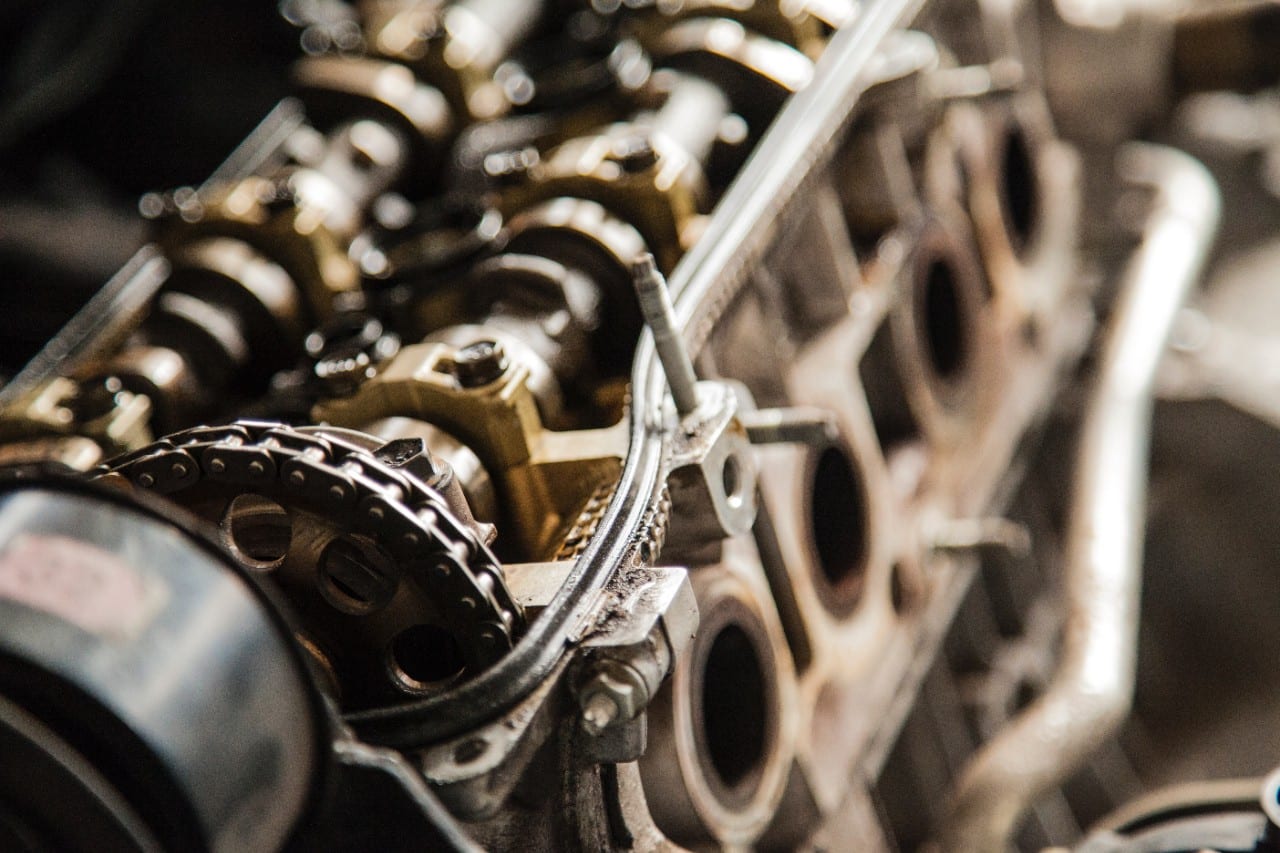 Automobilio variklis