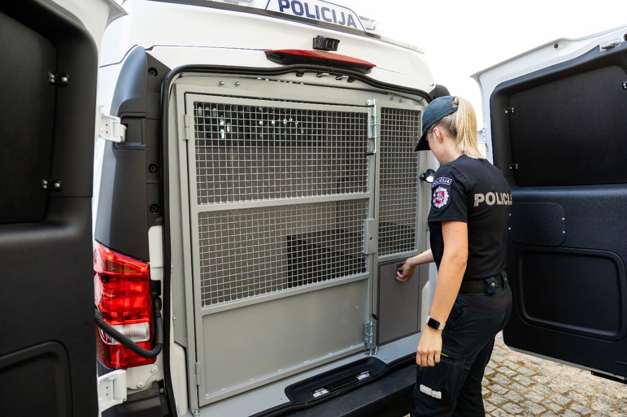Policija