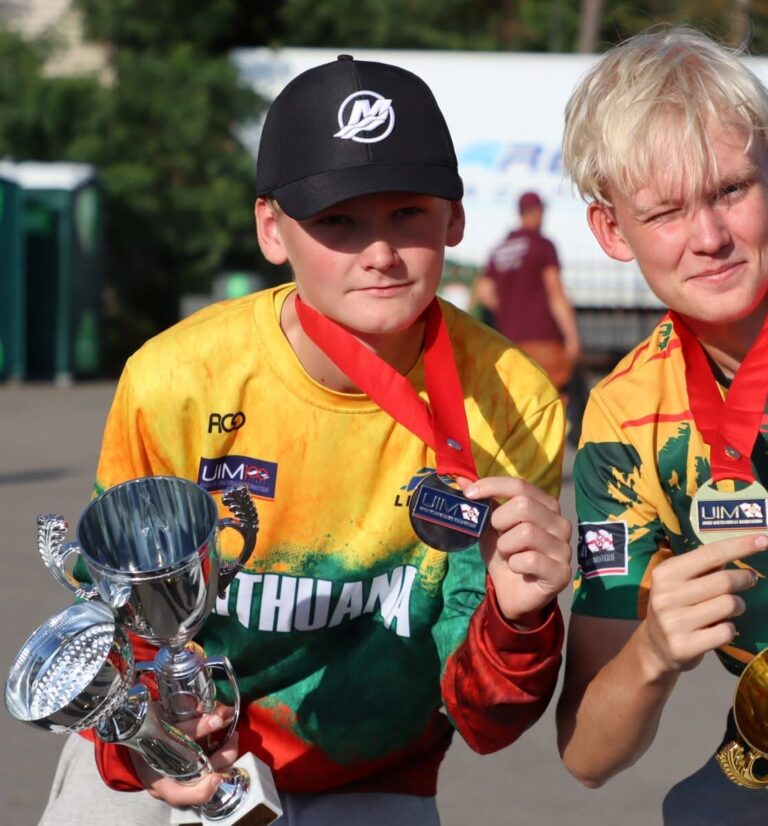 Lietuva – pasaulio FORMULA FUTURE čempionato nugalėtoja komandinėje įskaitoje