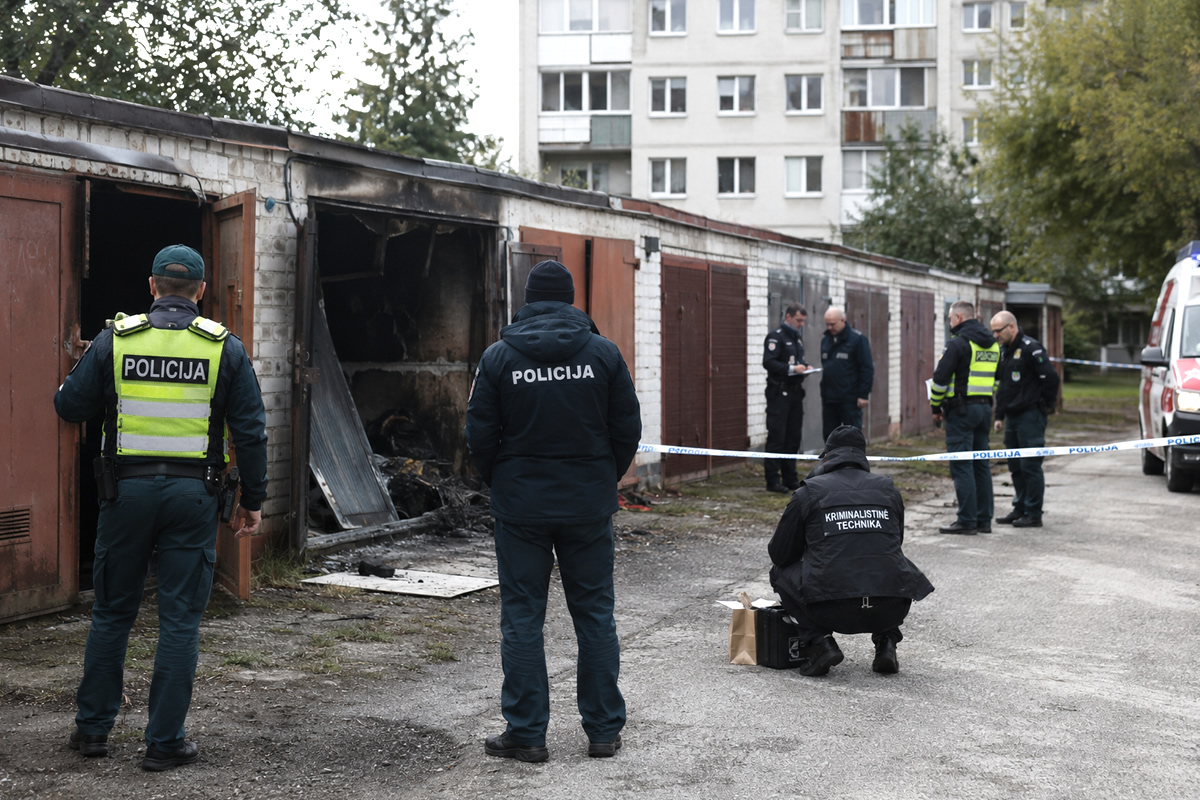 Policijos suvestinė: nužudymas Kaišiadorių rajone, sužalojimai, sprogimas garaže ir mirtini eismo įvykiai