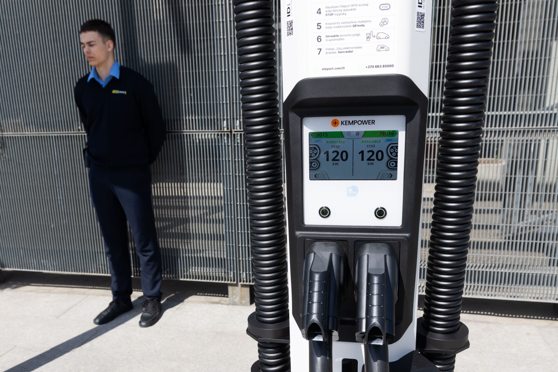 Elektromobilių įkrovimo stotelė